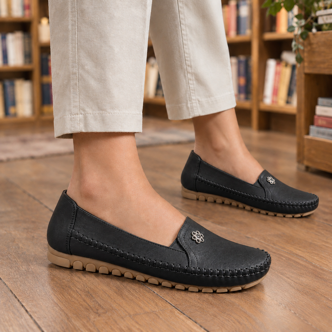 Vasari Stitched Loafers - Black